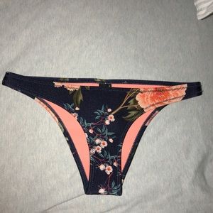 Cheeky Floral Print Triangl bottoms size M